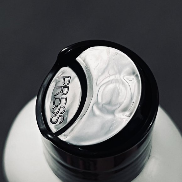 Liquid Chalk Pole Grip For Dancers Strip Grip Better Hold Dry Hands Fitness 50ML - Picture 4 of 7